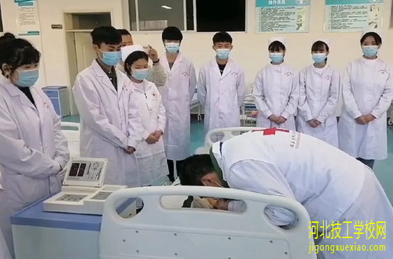 河北同仁医学院2022年春季学费有变动吗？