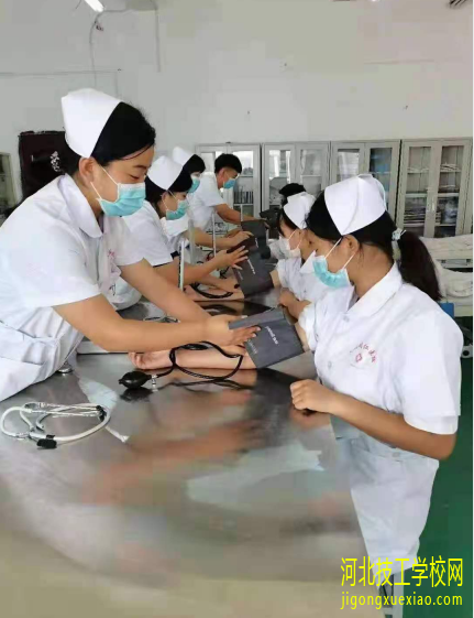 初中到河北同仁医学院能拿到大专学历吗？