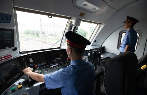 非铁路专业能参加火车司机短期培训吗？火车司机招聘要求