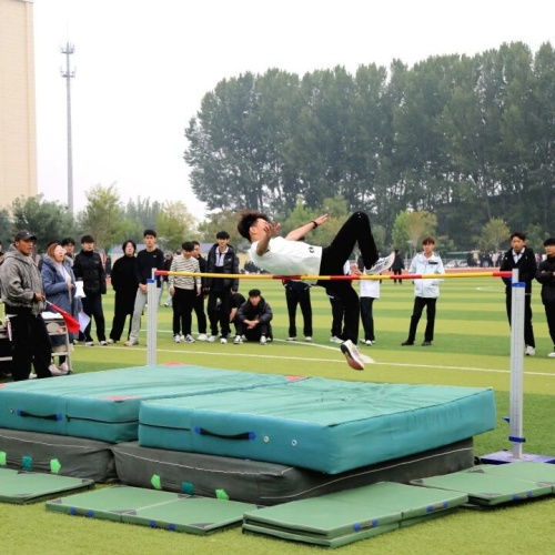 石家庄东华铁路学校管理是封闭吗？