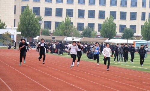 石家庄东华铁路学校招生有年龄限制吗？