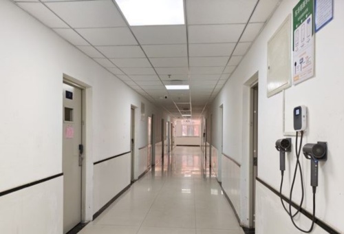 石家庄东华铁路学校宿舍能洗澡吗？