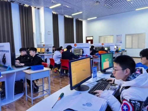 石家庄东华铁路学校有计算机专业吗？