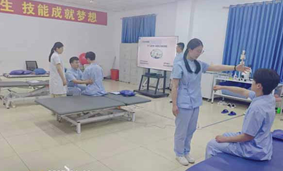 医疗护理员跟护工有什么不同