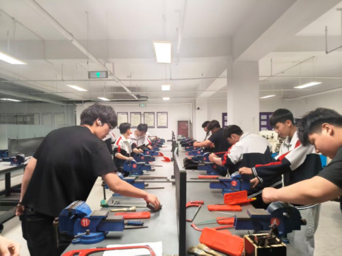 石家庄东华铁路学校哪个专业好升学？ 热门学校 第2张